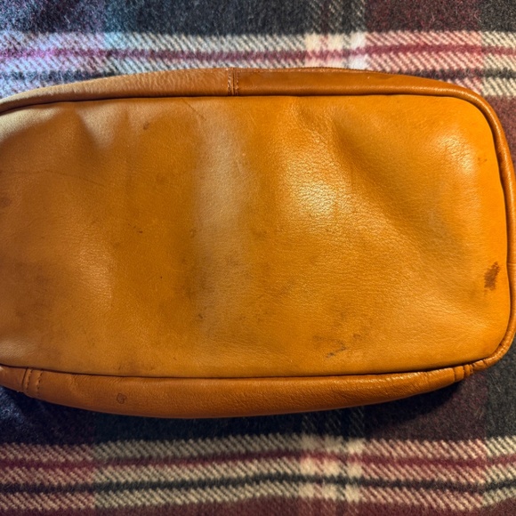REDHEAD Men’s Soft Zip-around Caramel Colored Leather Toiletry Bag - Pre-owned - Picture 2 of 15